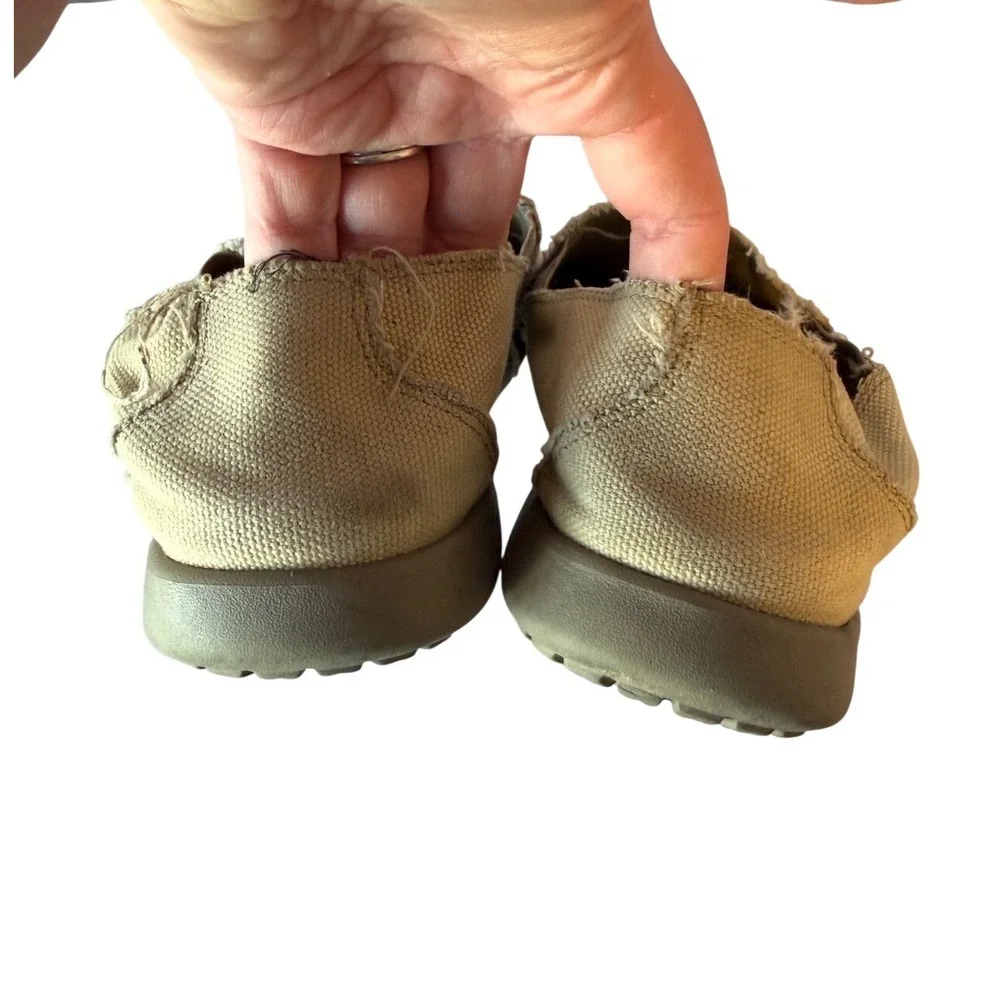 Crocs Men's Santa Cruz Loafers Khaki Canvas Size 9 Frayed Edges Croslite Foam
